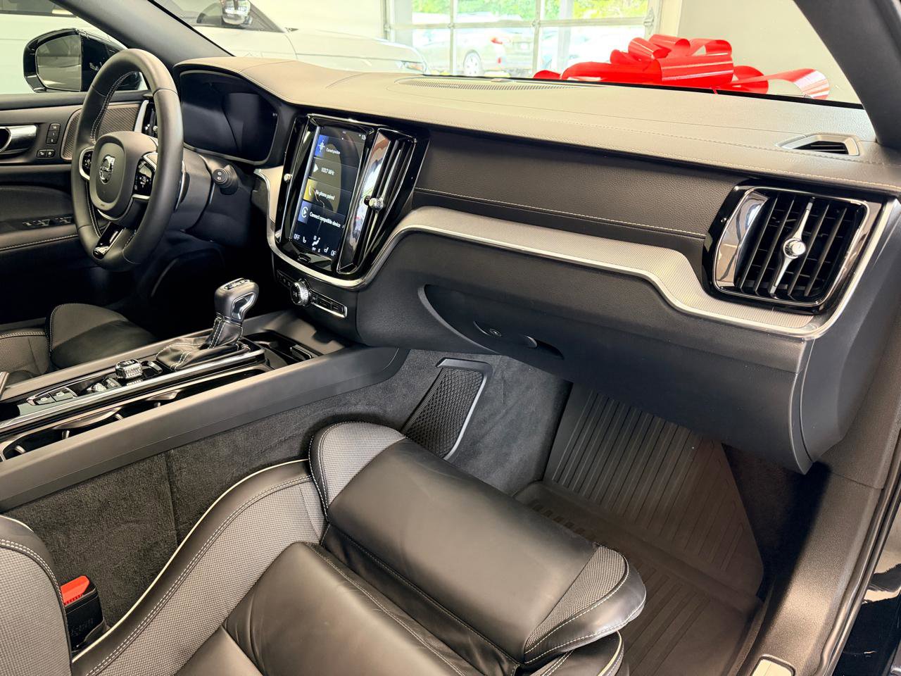 Used 2020 Volvo V60 T6 R-Design w/ Protection Package Premier FWD image 28