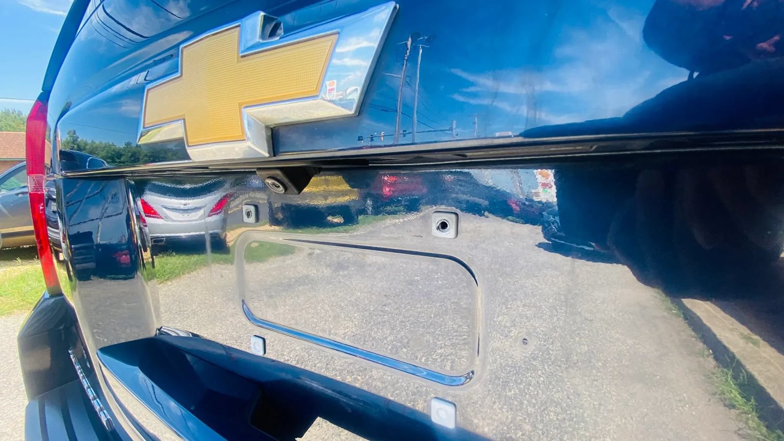 Used 2018 Chevrolet Suburban LT AWD/4WD image 23