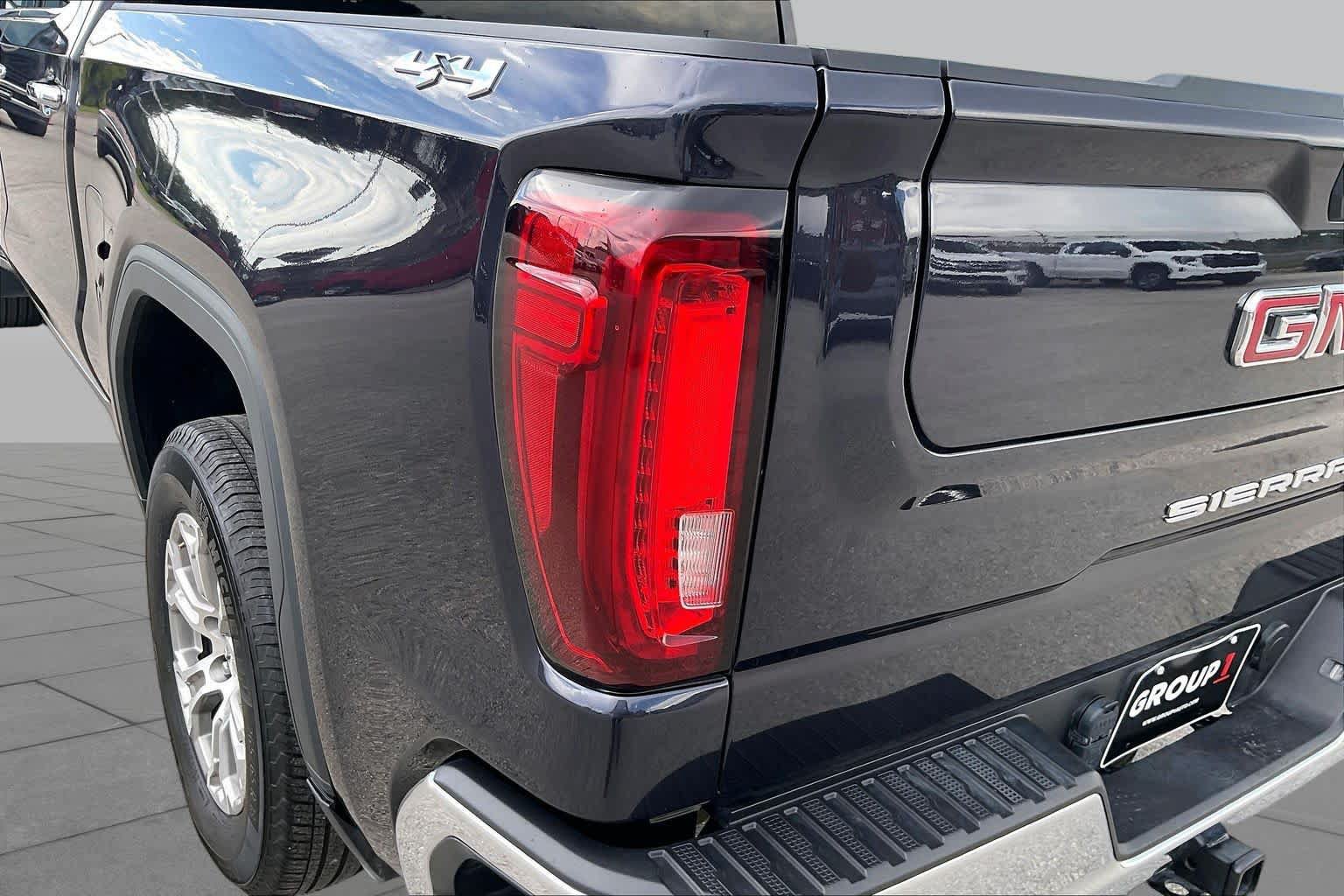 Used 2025 GMC Sierra 1500 SLT AWD/4WD image 28