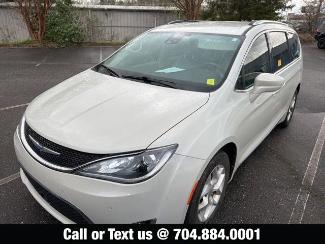 Used 2020 Chrysler Pacifica Touring-L Plus w/ Tire & Wheel Group image 1
