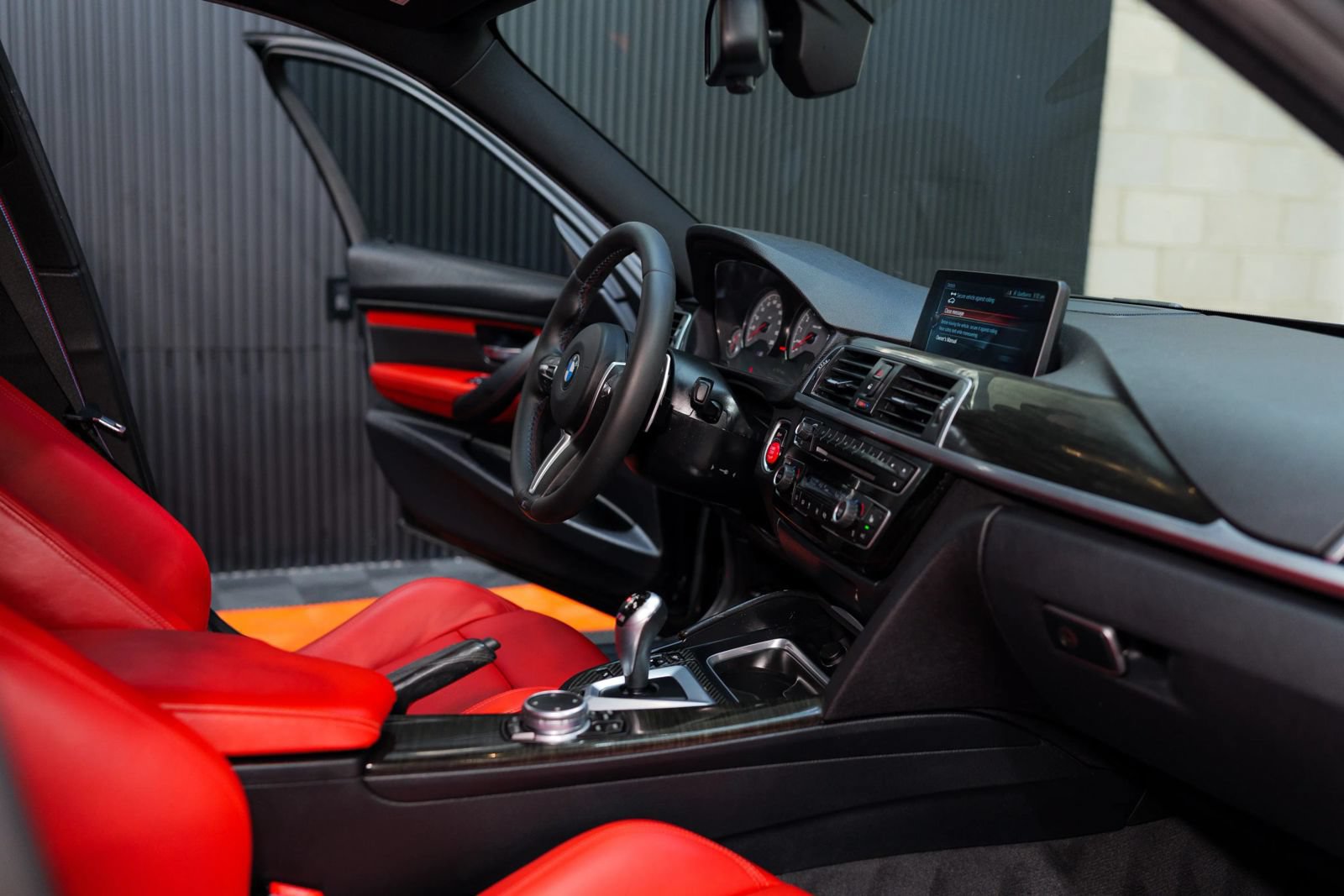Used 2017 BMW M3 RWD image 40