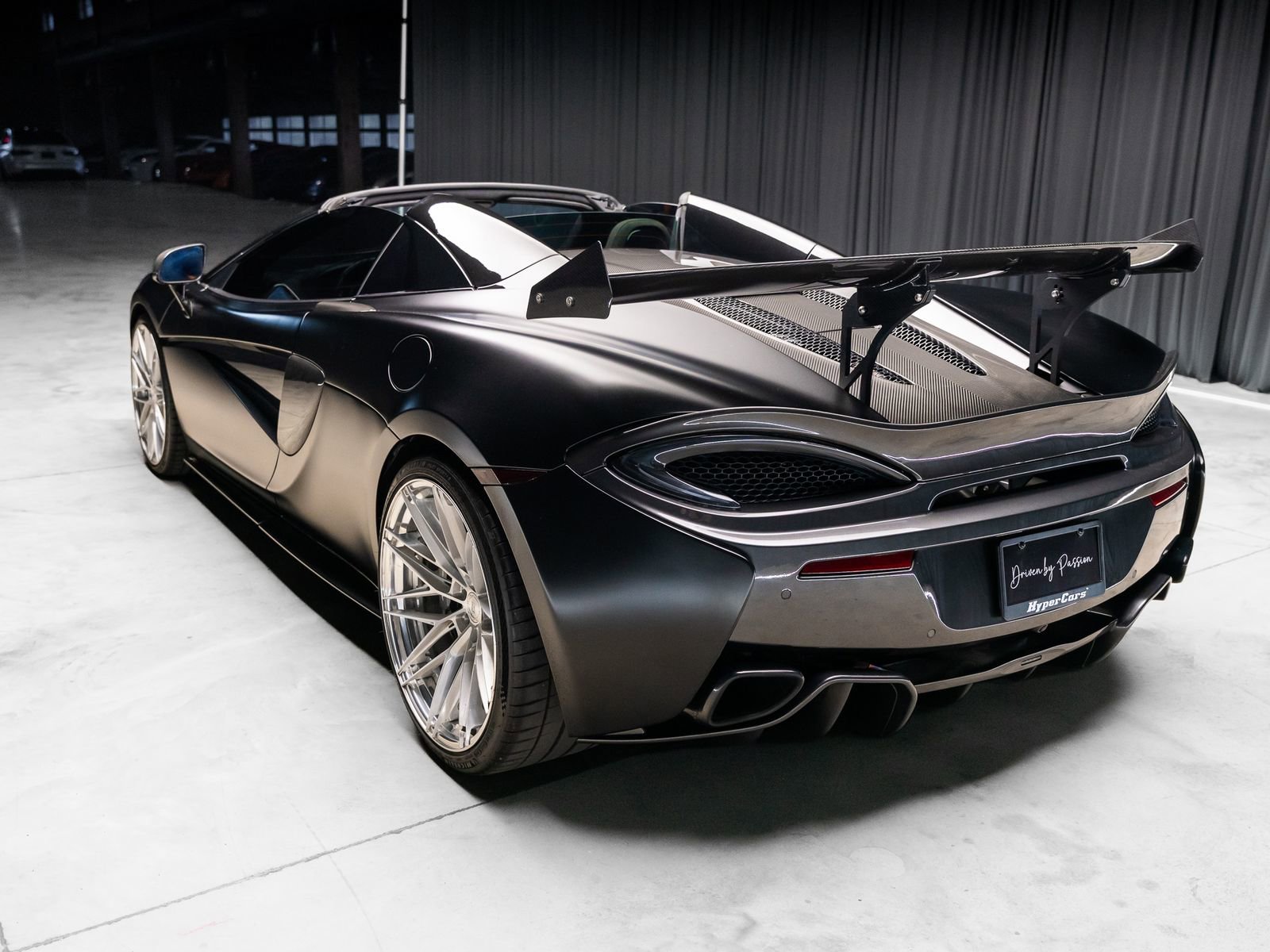 Used 2018 McLaren 570S Spider RWD image 50