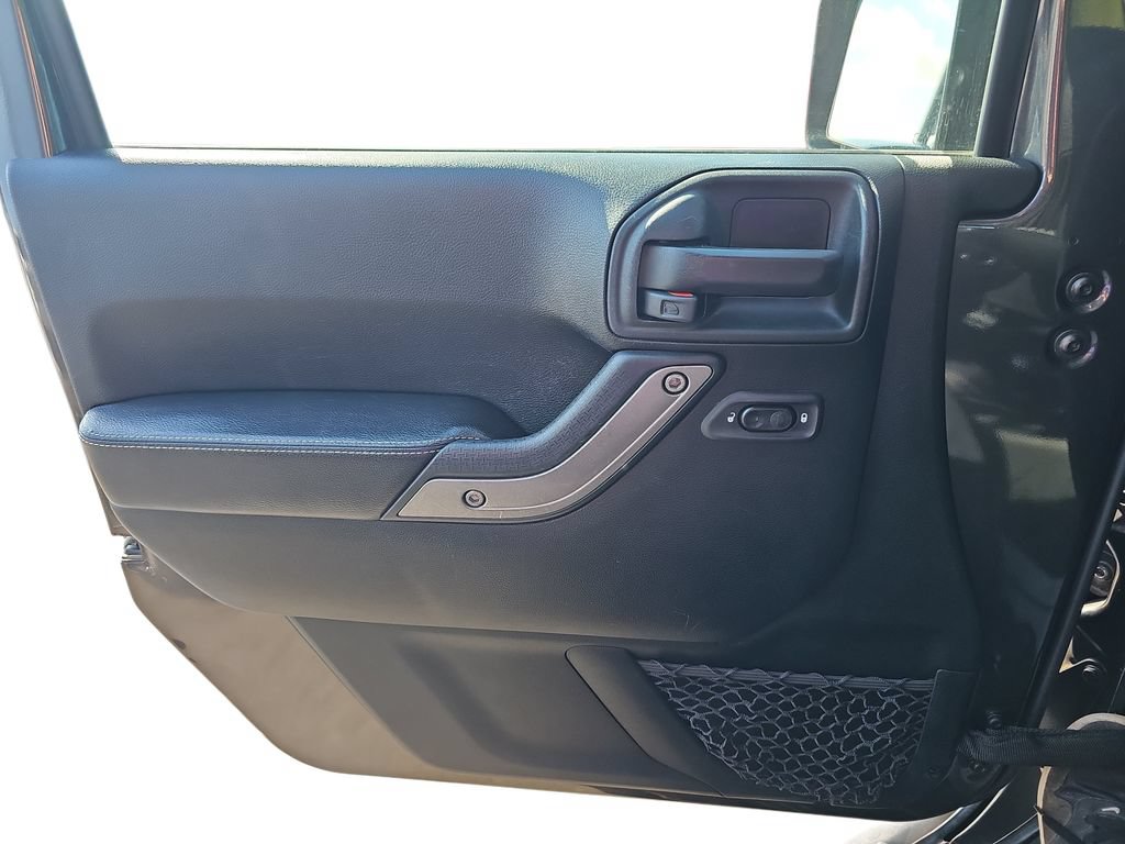 Used 2018 Jeep Wrangler Unlimited Sport AWD/4WD image 25