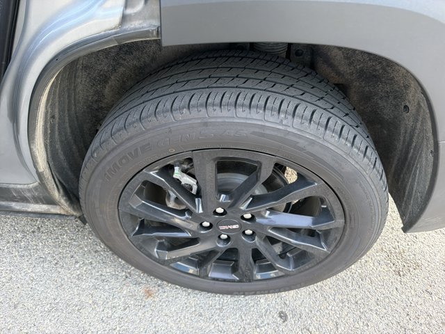 Used 2024 GMC Terrain SLE w/ Driver Convenience Package AWD/4WD image 12