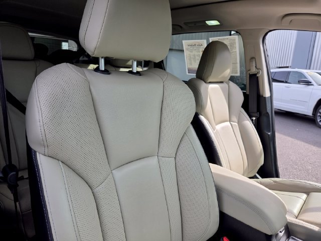 Used 2022 Subaru Ascent Limited w/ Technology Package AWD/4WD image 11