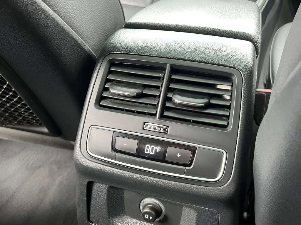 Used 2019 Audi A4 2.0T Premium FWD image 11