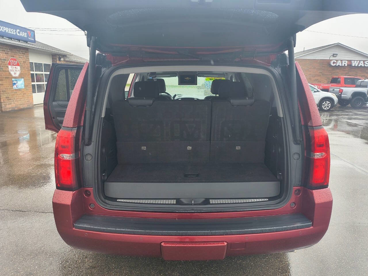 Used 2017 Chevrolet Tahoe LT w/ LT Signature Package AWD/4WD image 8