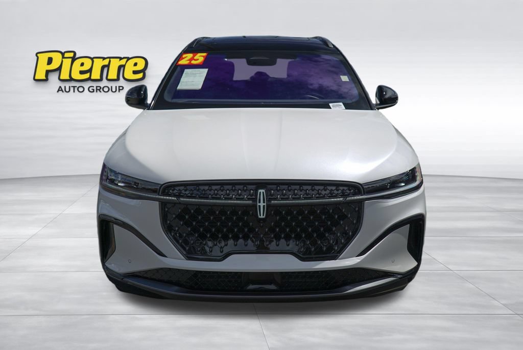 Used 2025 Lincoln Nautilus Reserve AWD/4WD image 5