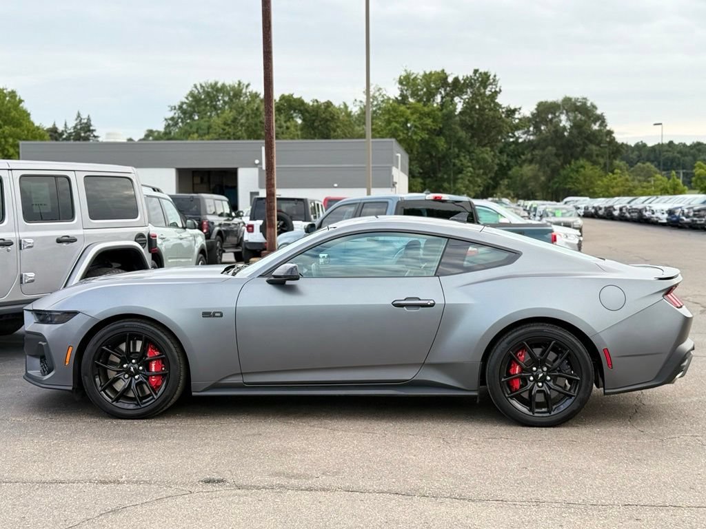Used 2025 Ford Mustang GT Premium RWD image 41