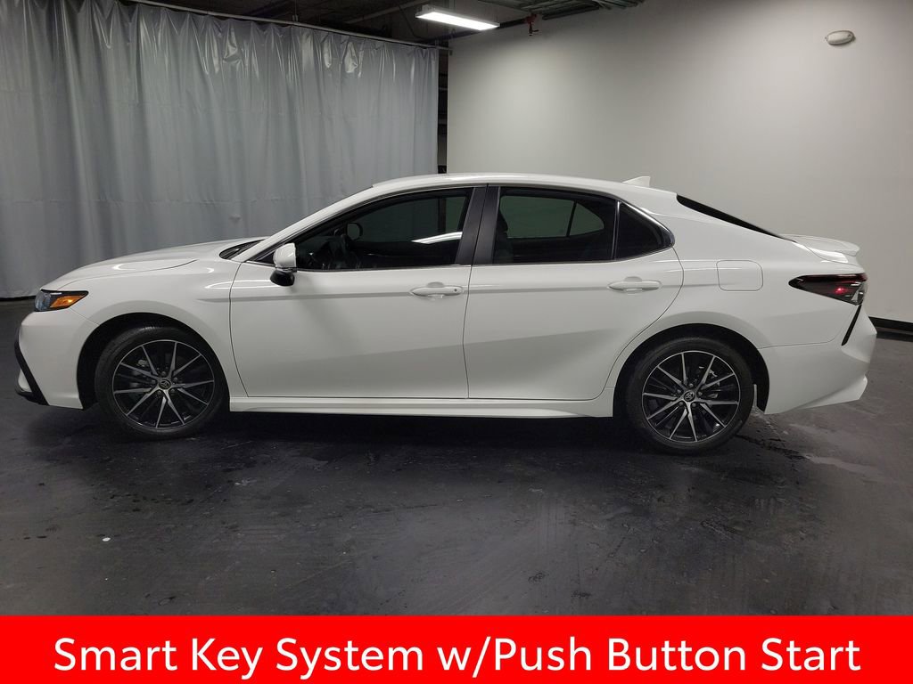 Used 2024 Toyota Camry SE w/ Convenience Package image 5