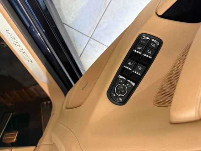 Used 2016 Porsche Panamera 4 Edition w/ Premium Package Plus AWD/4WD image 6
