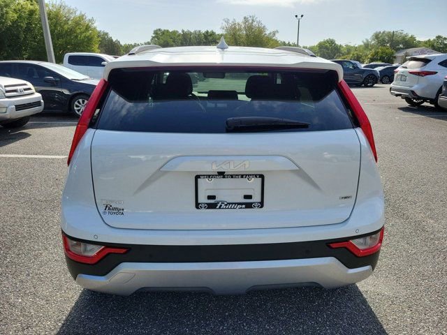 Used 2025 Kia Niro EX FWD image 11