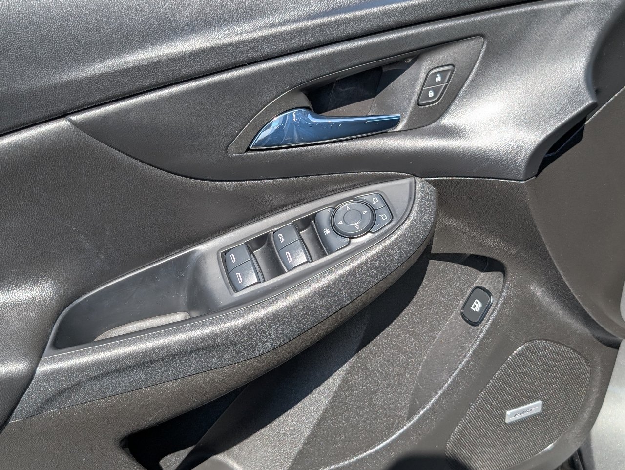 Used 2017 Chevrolet Volt Premier w/ Driver Confidence Package FWD image 15