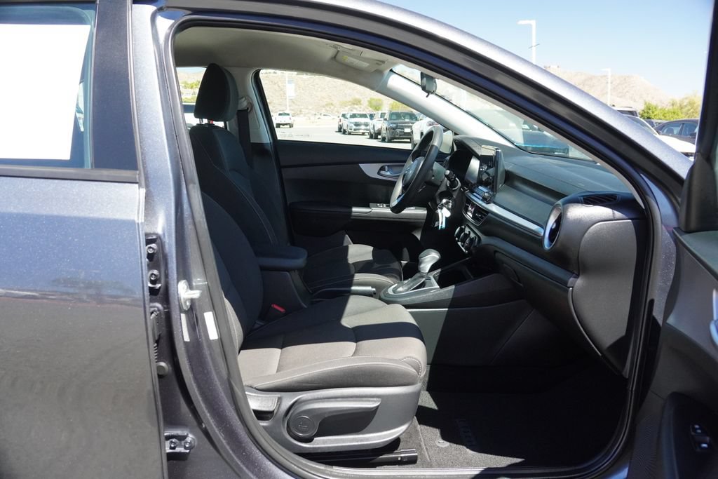 Used 2024 Kia Forte LXS w/ LXS Technology Package FWD image 31