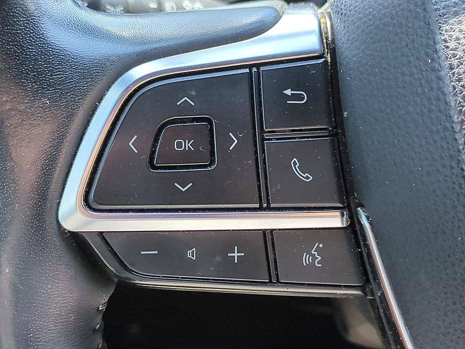 Used 2021 Toyota Highlander Platinum FWD image 17