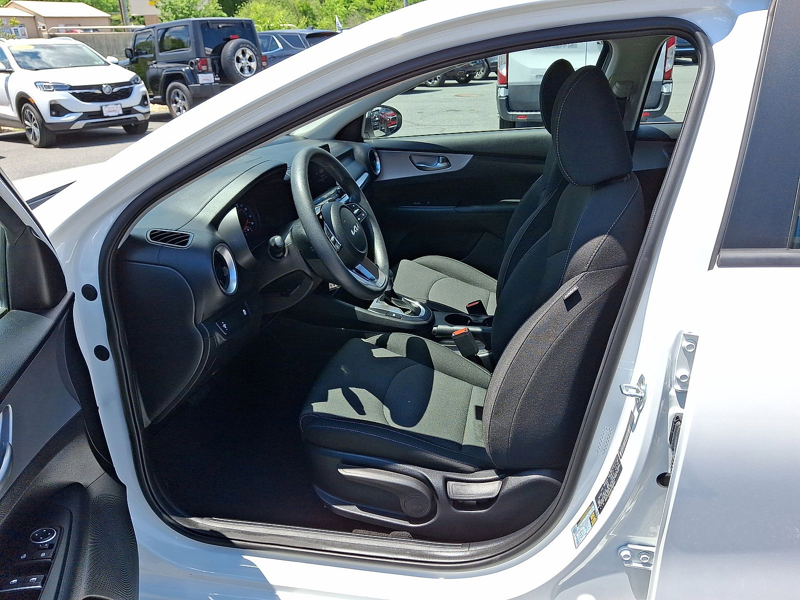 Used 2022 Kia Forte LXS image 17