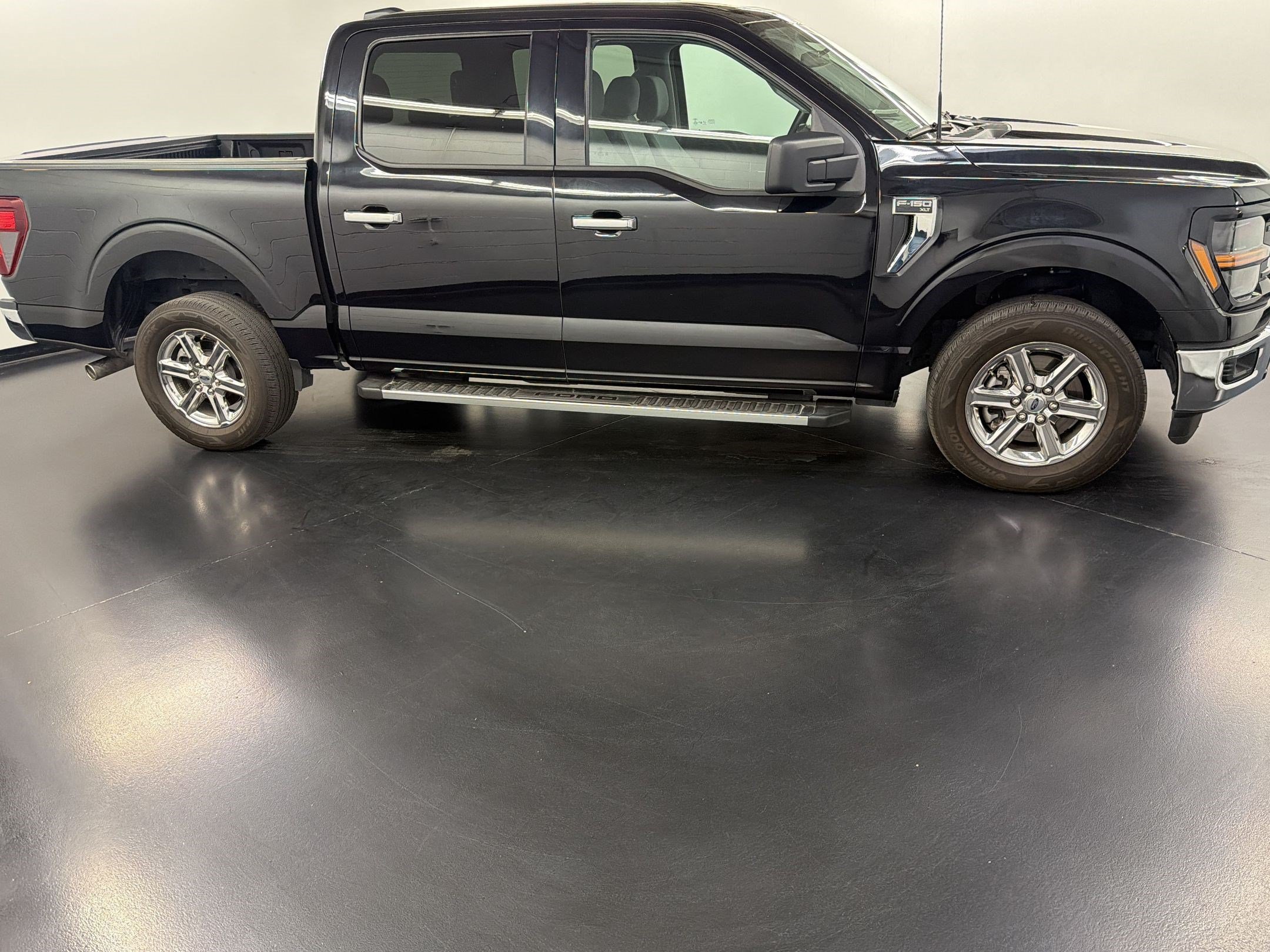 Used 2025 Ford F150 XLT w/ Equipment Group 301A Standard RWD image 8