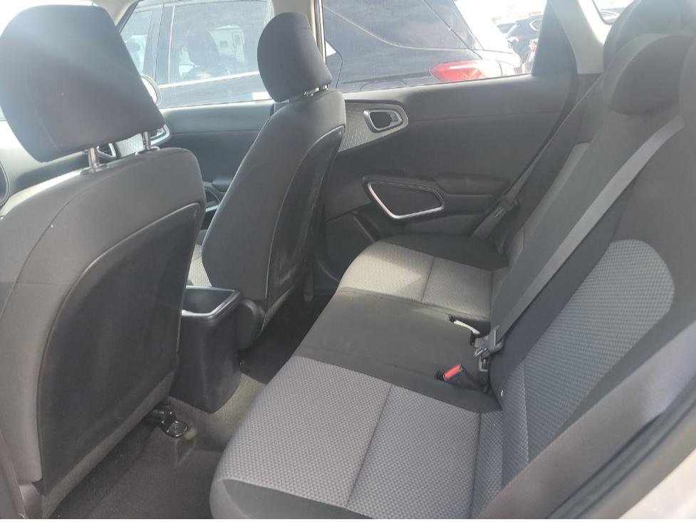 Used 2020 Kia Soul LX image 26