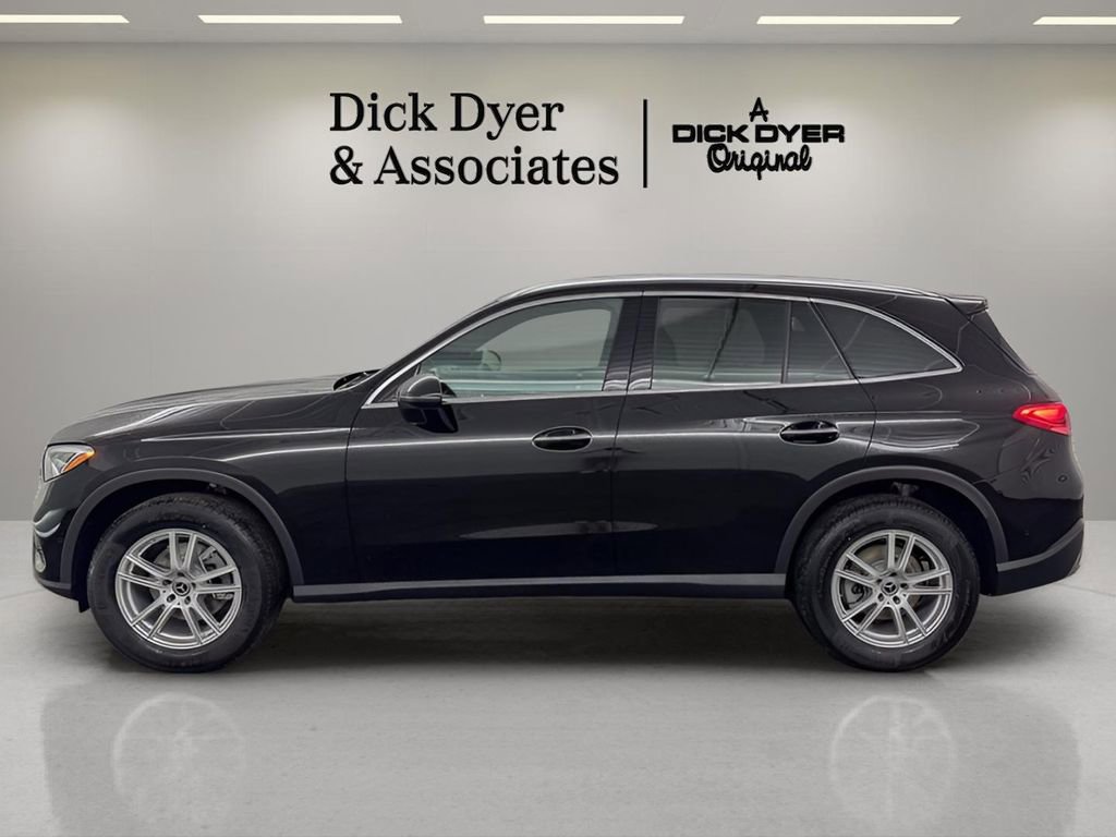 Used 2025 Mercedes-Benz GLC 300 GLC 300 image 6