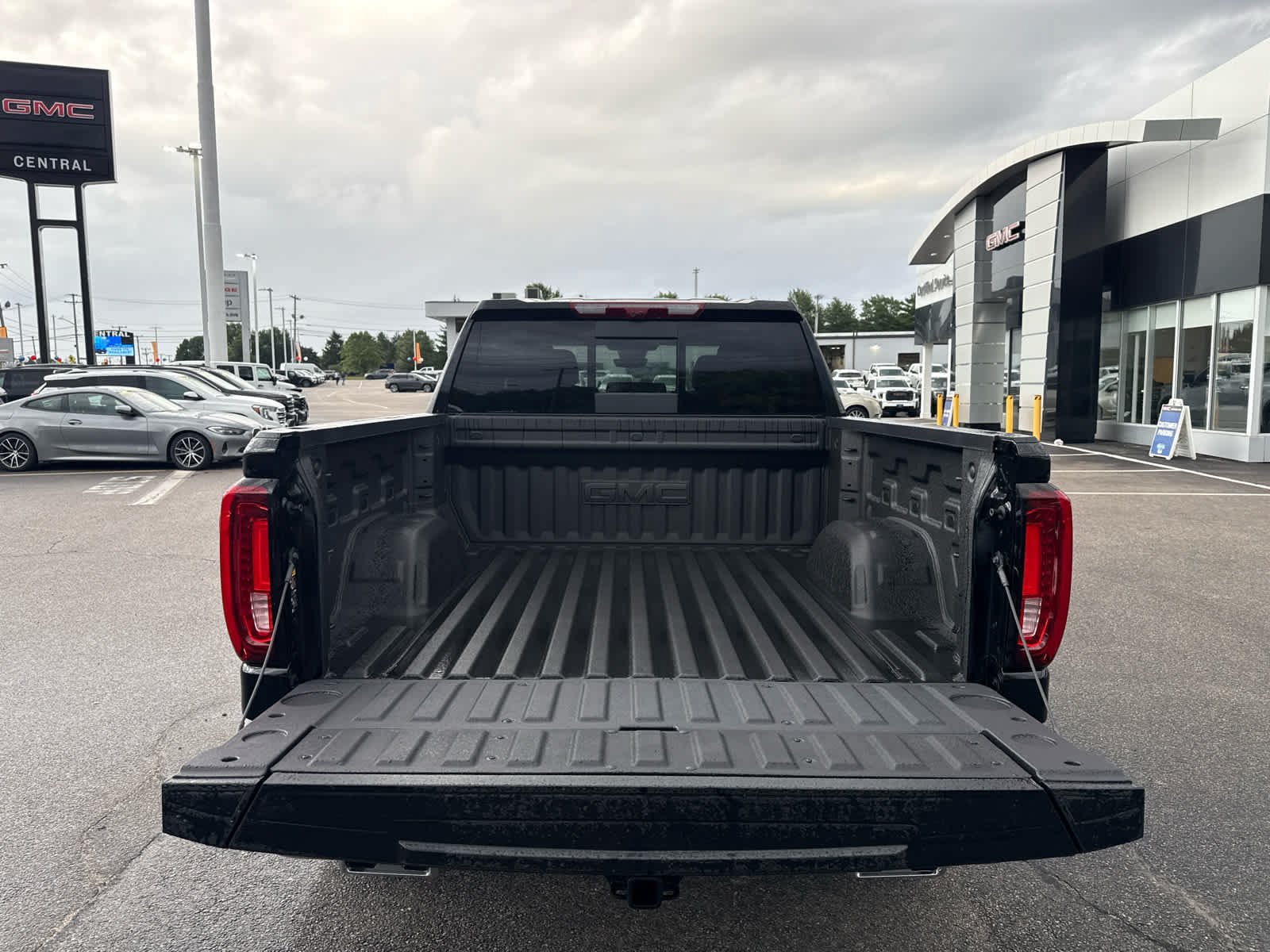 New 2026 GMC Sierra 1500 Denali w/ Technology Package AWD/4WD image 10