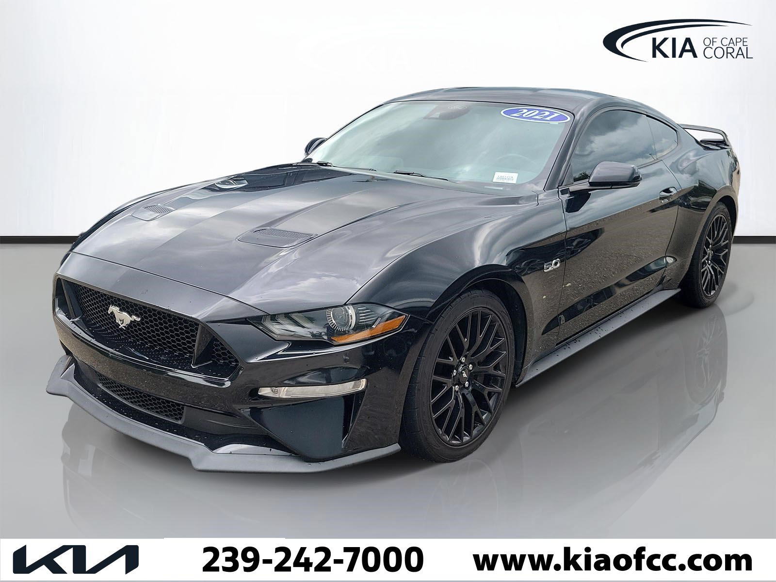 Used 2021 Ford Mustang GT Premium w/ GT Performance Package RWD image 3