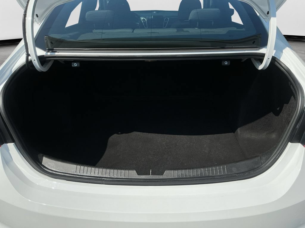 Used 2023 Chevrolet Malibu LT FWD image 17