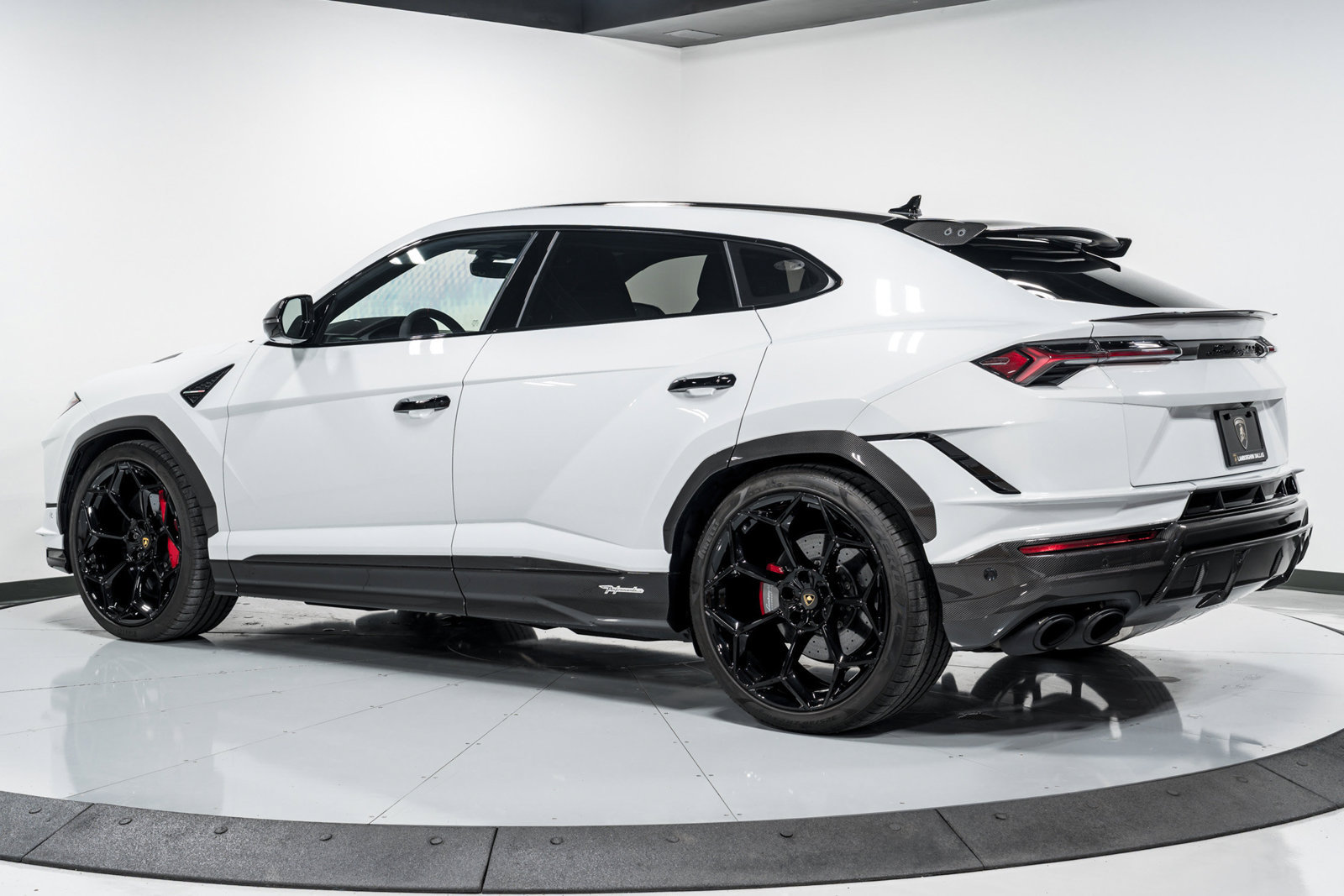 Used 2024 Lamborghini Urus Performante AWD/4WD image 5