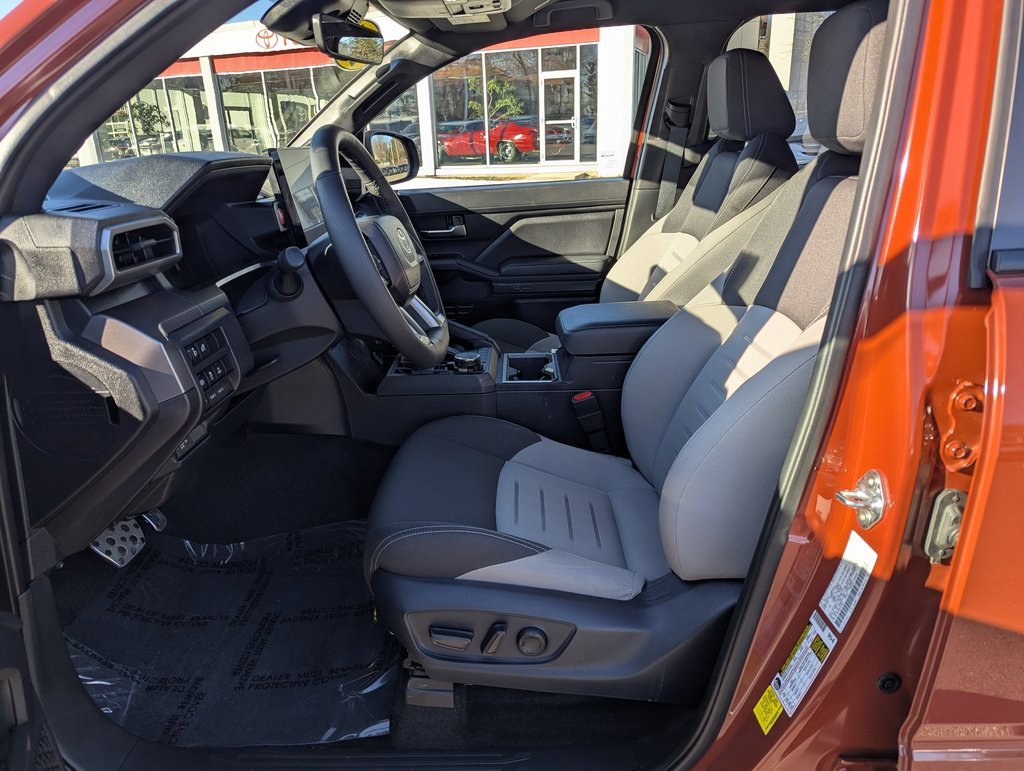 Used 2025 Toyota Tacoma TRD Sport image 16