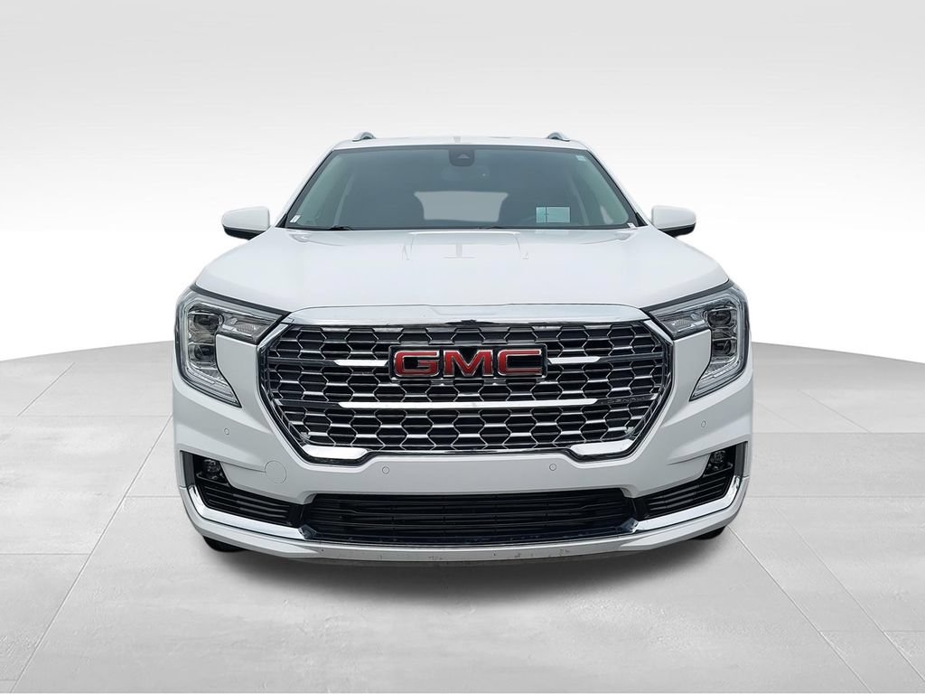 Used 2022 GMC Terrain Denali AWD/4WD image 3