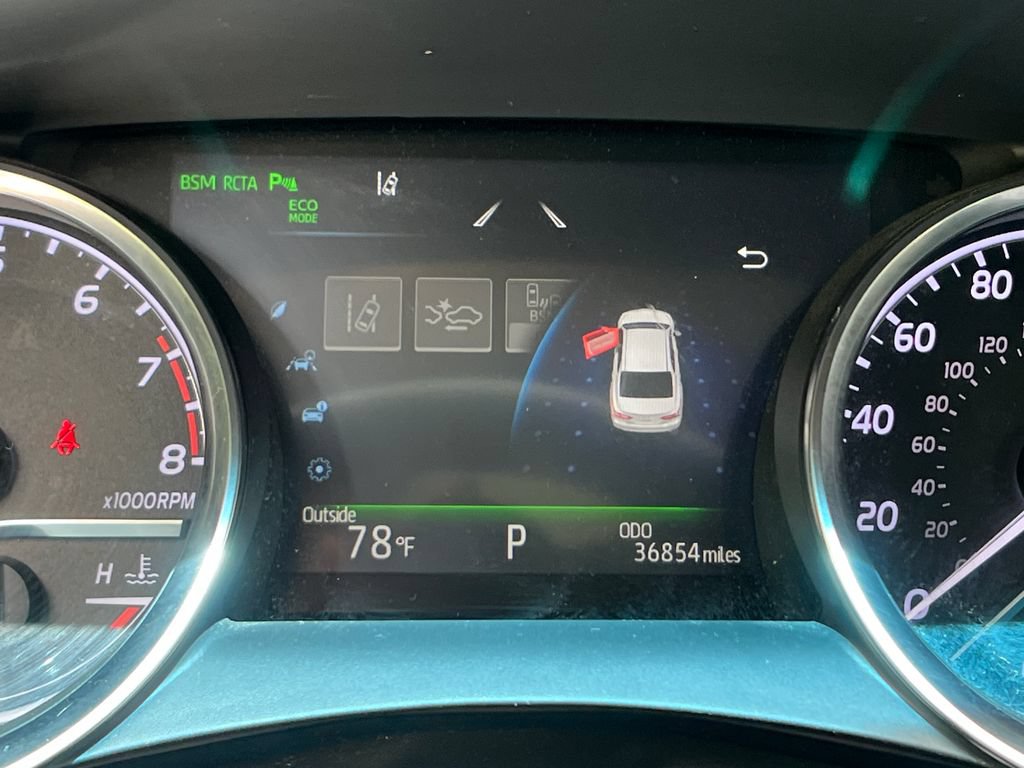 Used 2018 Toyota Camry XLE FWD image 14
