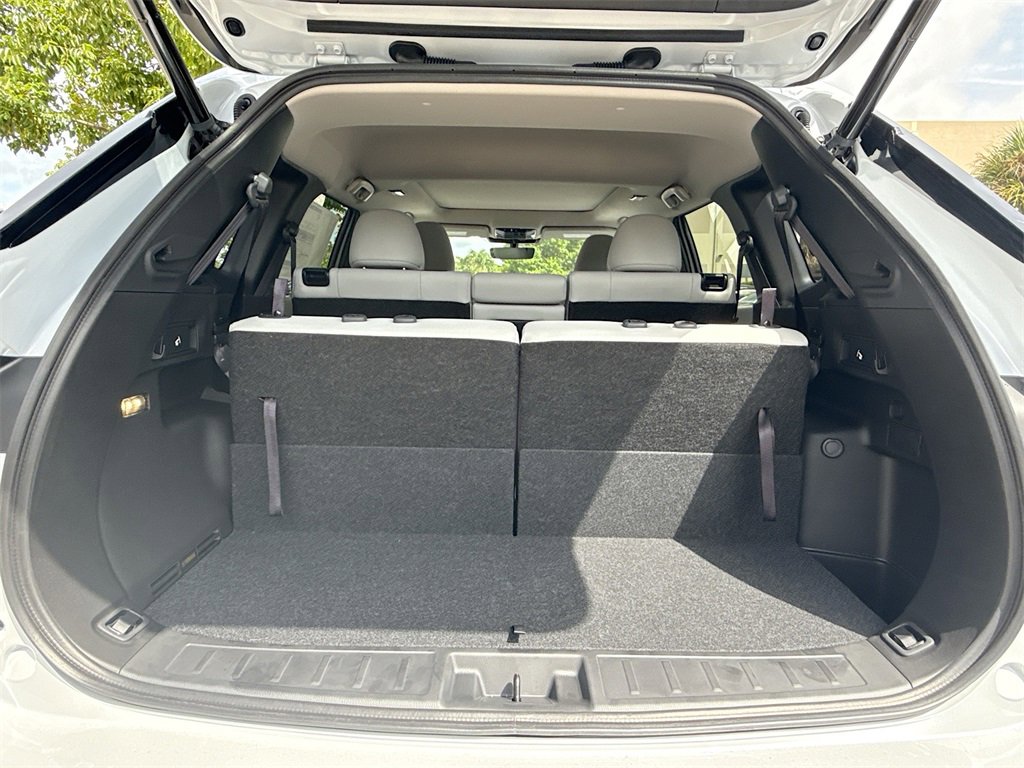 New 2025 Mitsubishi Outlander SE image 28