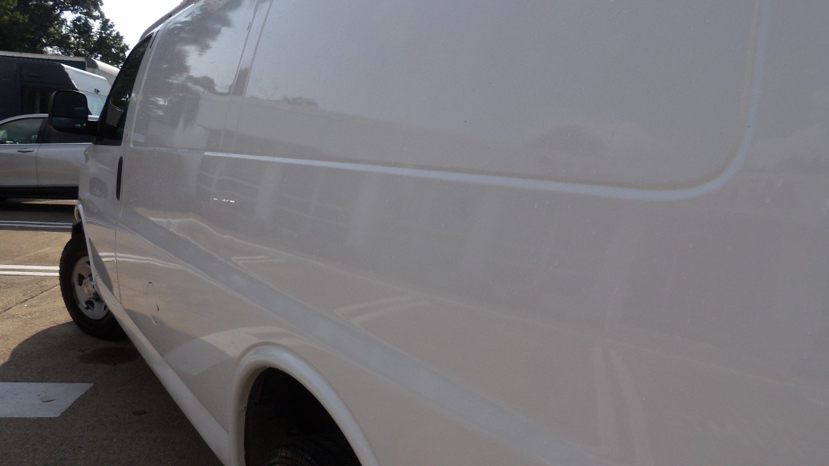 Used 2017 Chevrolet Express 2500 RWD image 10