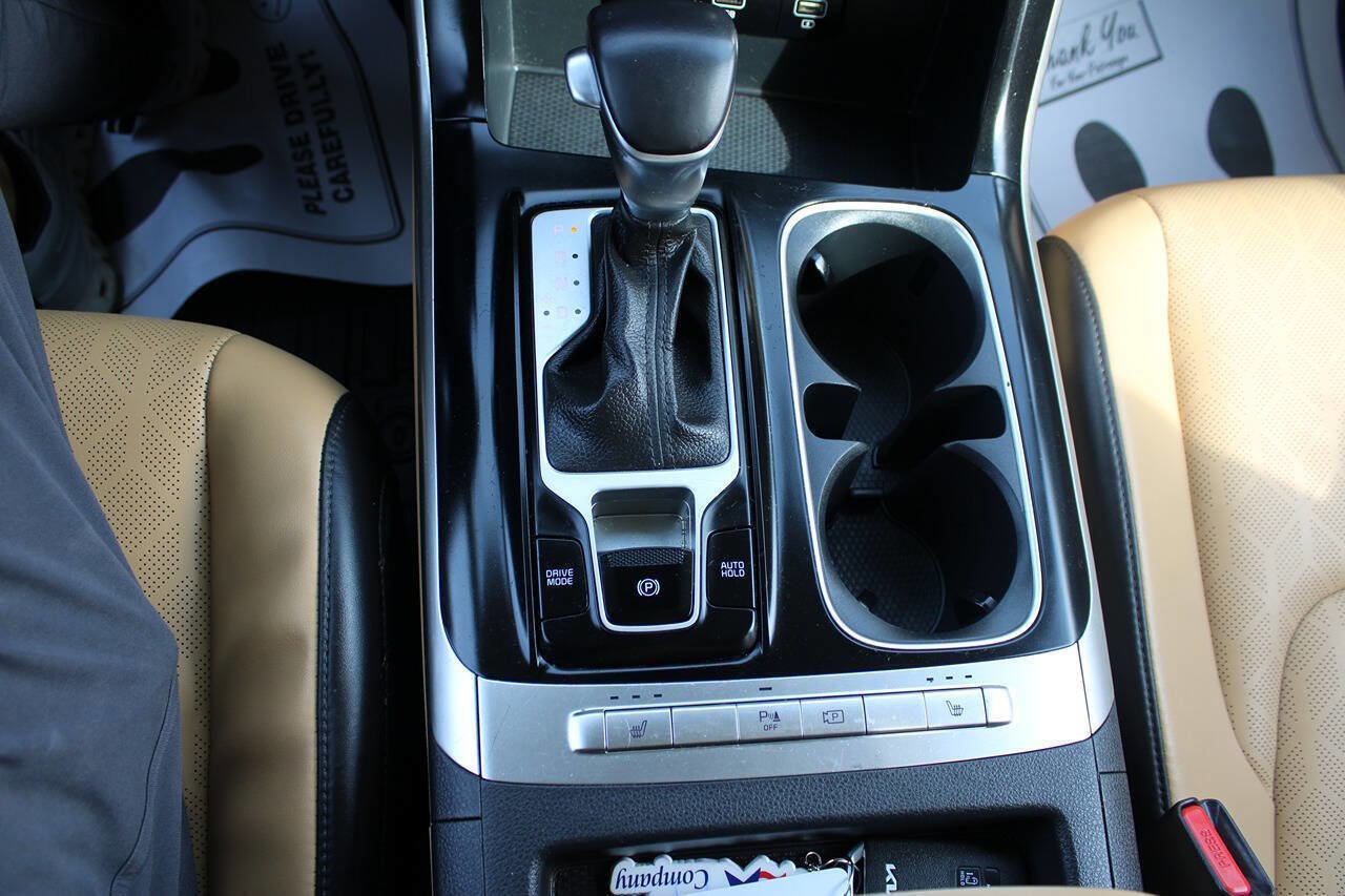 Used 2023 Kia Carnival LX image 17