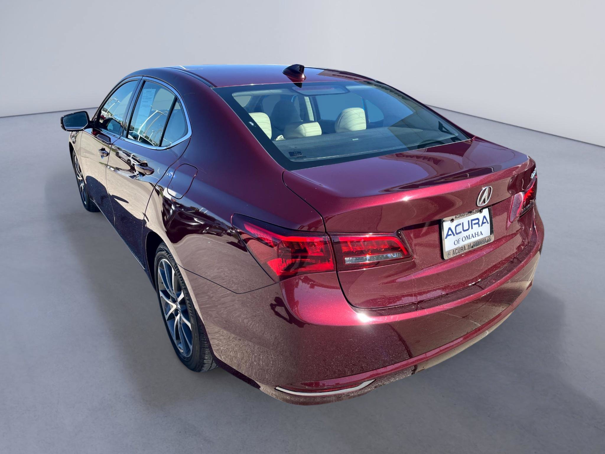 Used 2016 Acura TLX w/ Technology Package FWD image 2