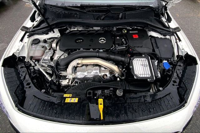 Used 2025 Mercedes-Benz GLA 250 4MATIC image 25