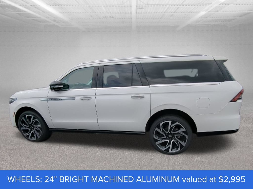 New 2026 Lincoln Navigator L Reserve AWD/4WD image 3