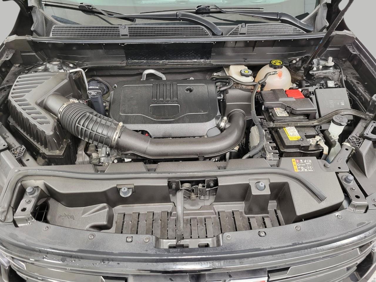 Used 2023 GMC Acadia SLE w/ Driver Convenience Package image 9