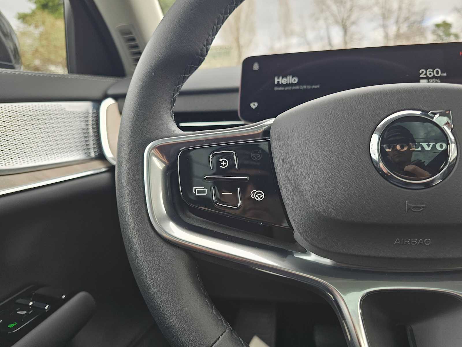 Certified 2025 Volvo EX90 Ultra image 32