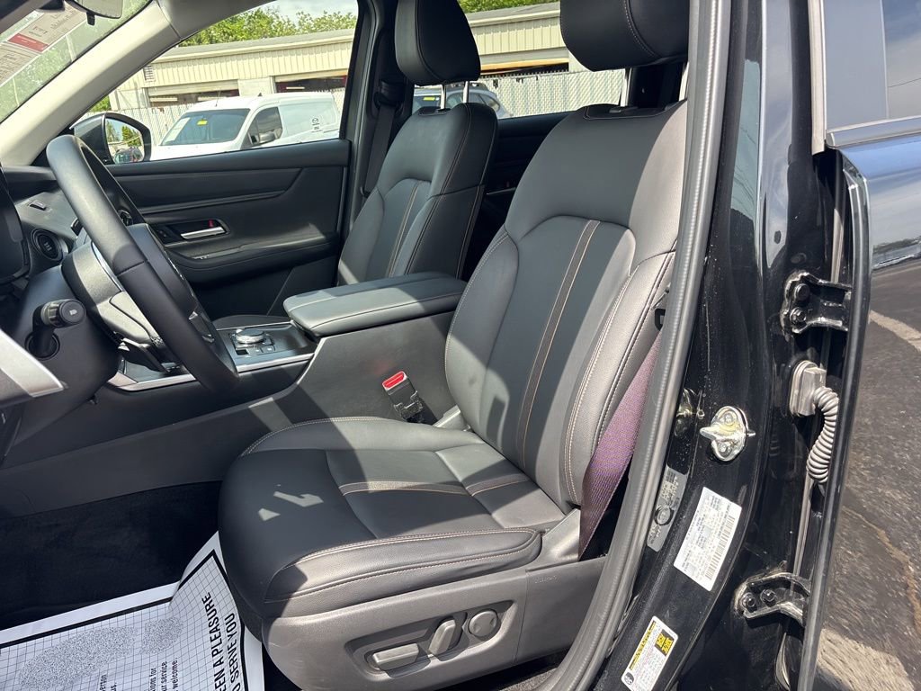 Used 2024 MAZDA CX-90 3.3 Turbo w/ Select Package AWD/4WD image 17