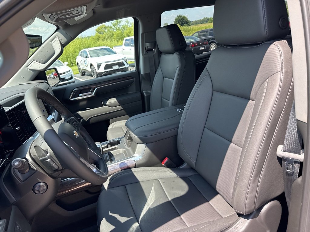 New 2026 Chevrolet Silverado 1500 LTZ w/ Technology Package image 11
