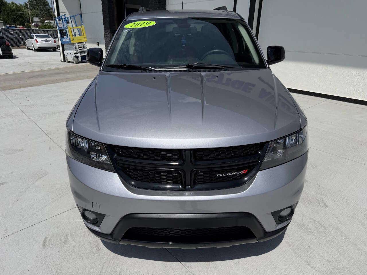 Used 2019 Dodge Journey SE FWD image 3