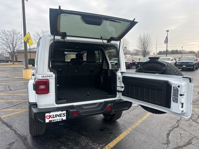 Used 2023 Jeep Wrangler Altitude image 16