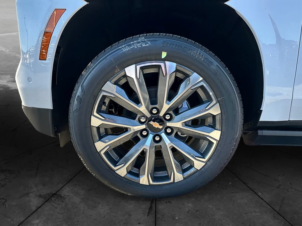 New 2026 Chevrolet Suburban High Country AWD/4WD image 14