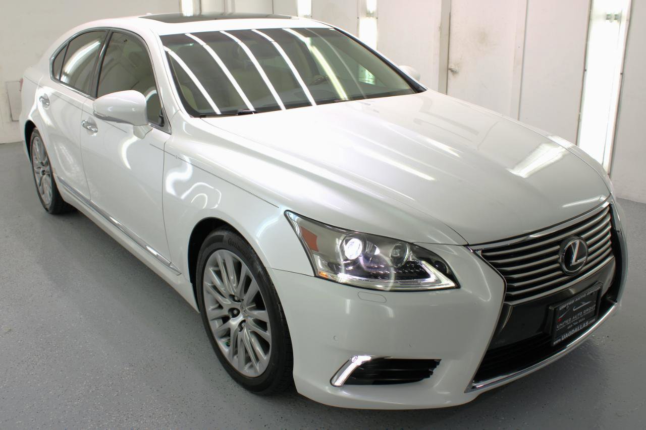 Used 2016 Lexus LS 460 w/ Comfort Package image 12