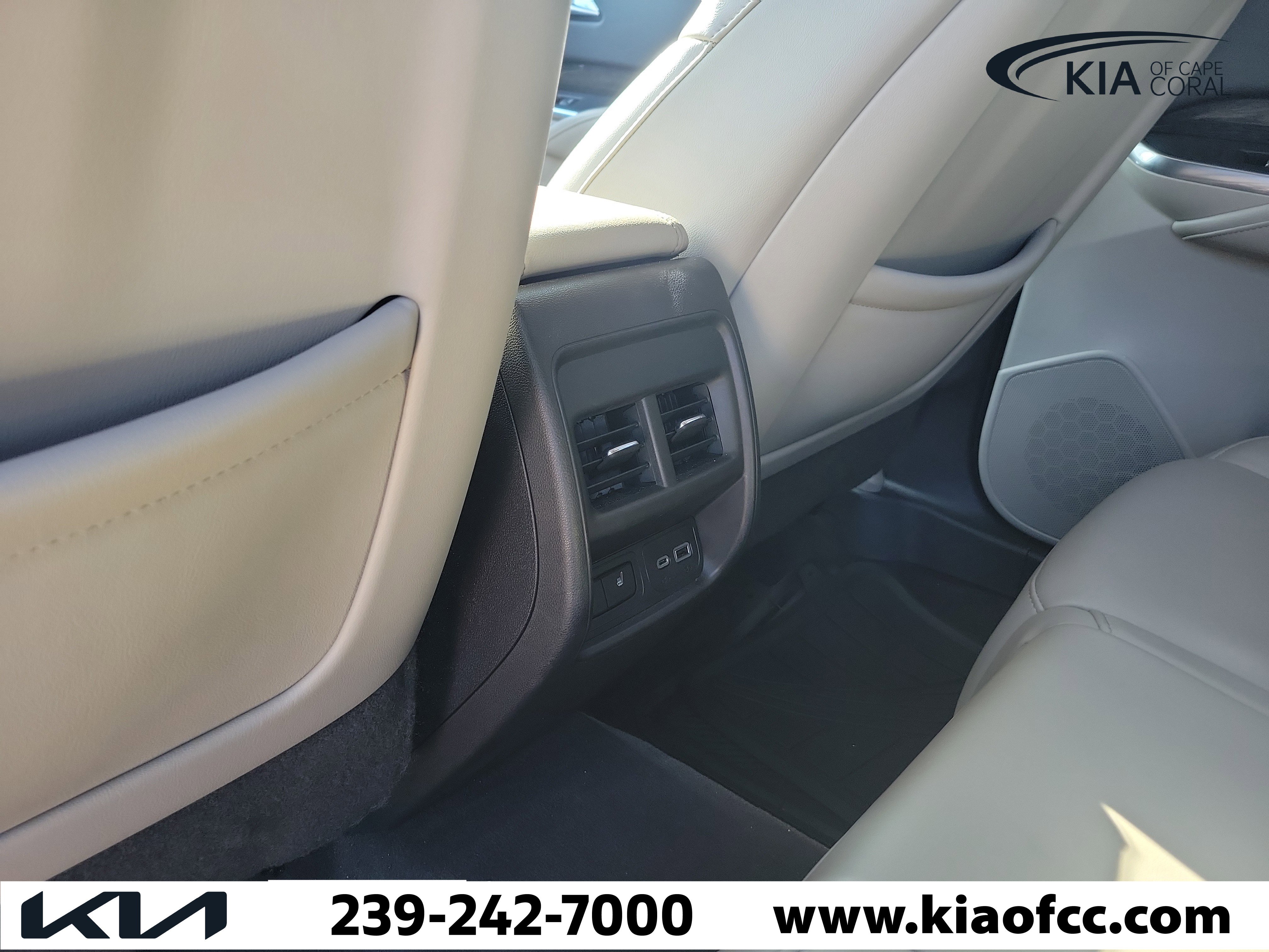 Used 2019 Cadillac XT4 Premium Luxury FWD image 14