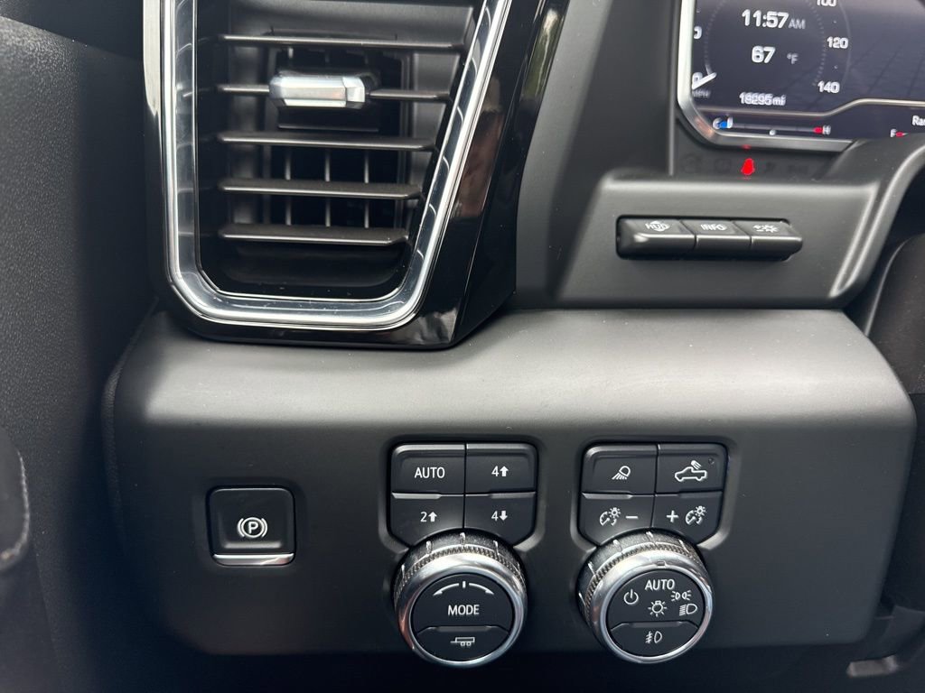 Used 2024 GMC Sierra 3500 Denali Ultimate AWD/4WD image 26