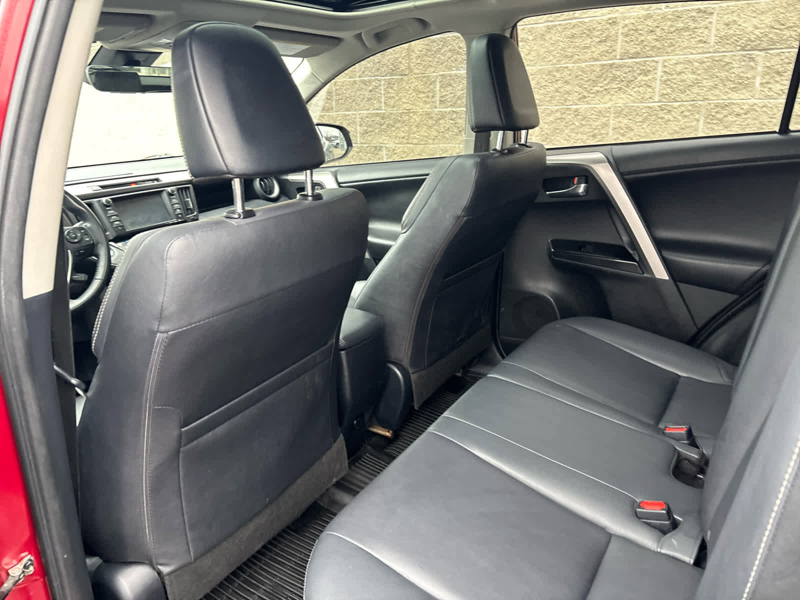 Used 2018 Toyota RAV4 Limited image 40