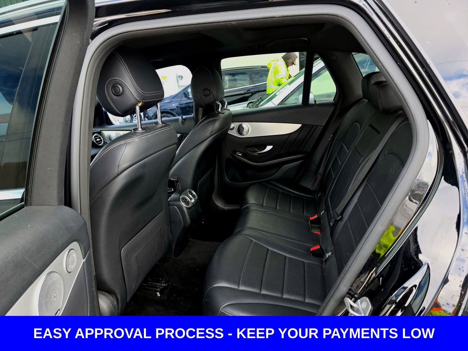 Used 2019 Mercedes-Benz GLC 300 4MATIC w/ AMG Line image 18