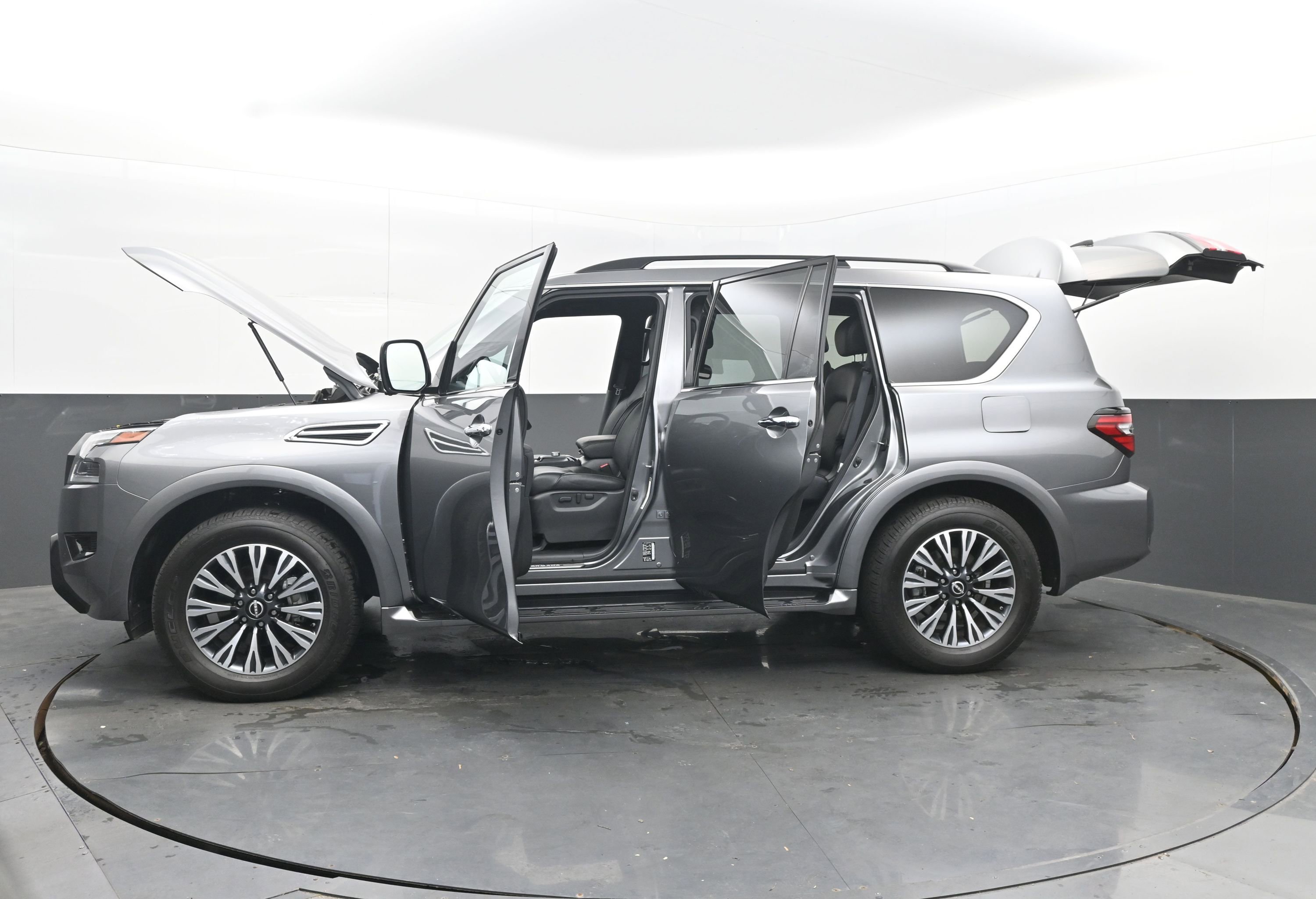 Used 2024 Nissan Armada SL w/ Midnight Edition Package image 39