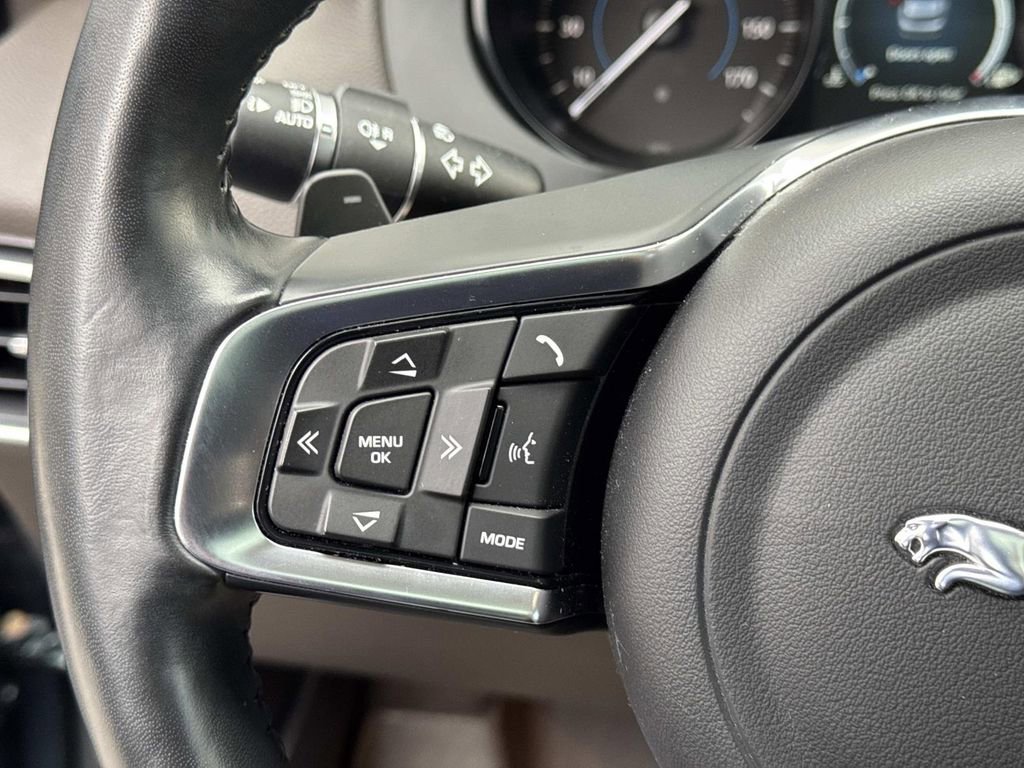 Used 2018 Jaguar F-PACE Prestige image 29